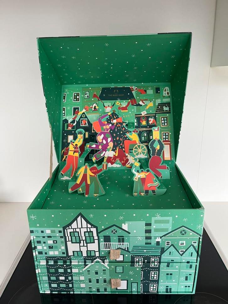 Lege cadeaudoos van the body shop, Handtassen en Accessoires, Uiterlijk | Lichaamsverzorging, Zo goed als nieuw, Overige typen