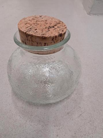 Pot met kurk 12cm hoog beschikbaar voor biedingen
