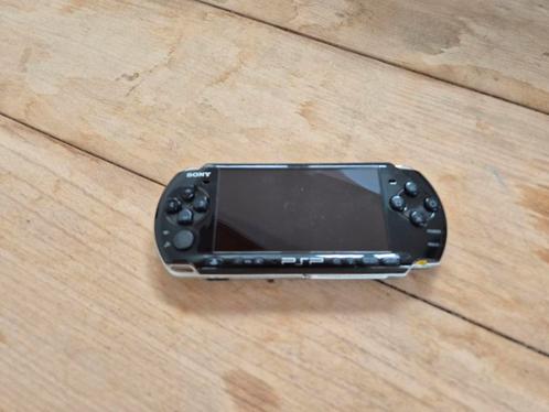 Sony psp 3000 console met spellen en accessoires, Games en Spelcomputers, Spelcomputers | Sony PSP, Gebruikt, PSP, Zwart, Met games