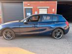 BMW 1 SERIE ✅116i 70000KM BENZINE AIRCO SPORTUITRUSTING, Auto's, 1498 cc, Blauw, 5 deurs, 3 cilinders