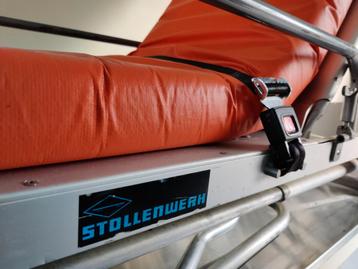 Brancard met motorbediende bedlift- ambulance  beschikbaar voor biedingen