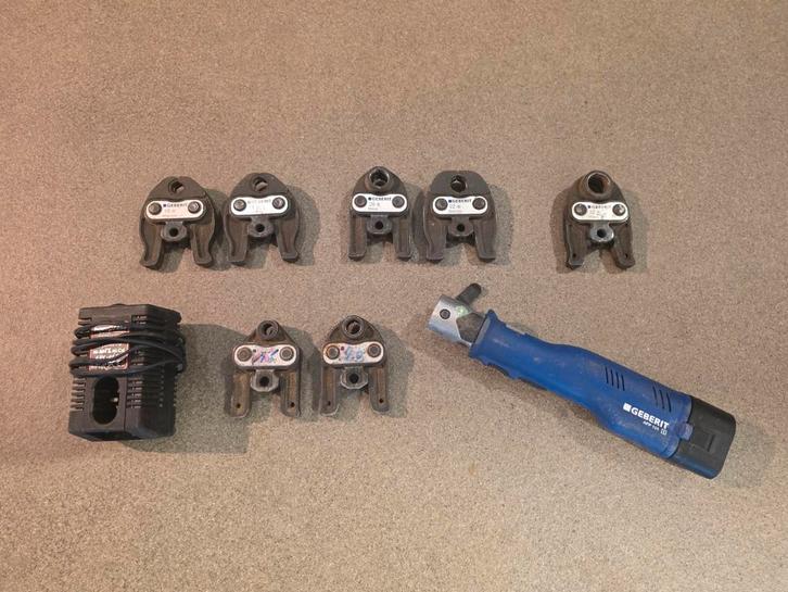 Novopress - Geberit AFP 101 met 7 persbekken, Doe-het-zelf en Bouw, Gereedschap | Handgereedschap, Gebruikt, Ophalen