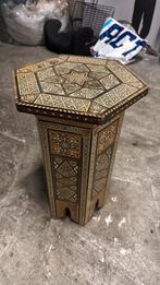 oosters bijzettafeltje 20e eeuw, Ophalen