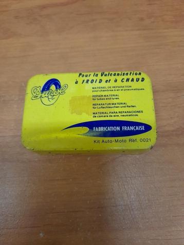 Oude lege patchbox Durol Auto Moto beschikbaar voor biedingen