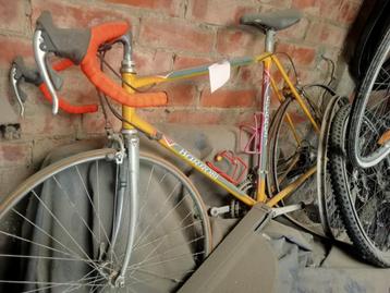 vintage koersfiets beschikbaar voor biedingen