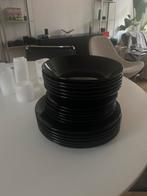 QUID borden set, Huis en Inrichting, Ophalen, Nieuw, Effen, Bord(en)