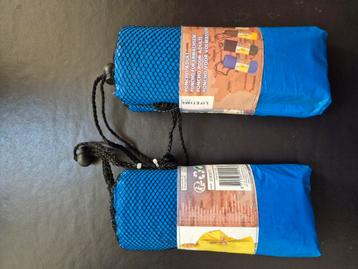 2 poncho's blauw beschikbaar voor biedingen