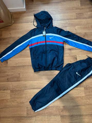 Survêtement training Nike taille S , neuf beschikbaar voor biedingen