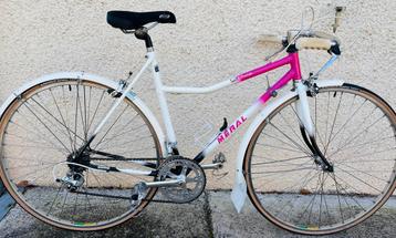 MERAL gemengde fiets uit 1986 beschikbaar voor biedingen