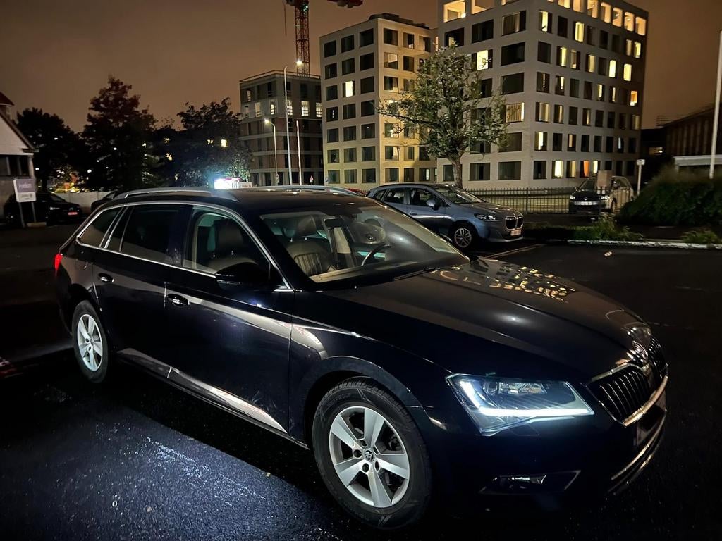 Skoda SuperB 2017, Cuir, Euro 6, Entretenue par le concessionnaire, Noir