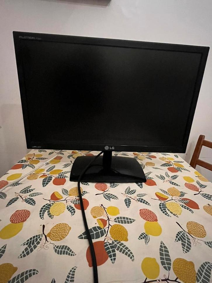 Écran LG 23” – Bon état + câble HDMI offert, Computers en Software, Monitoren, Zo goed als nieuw, HDMI, IPS, Ophalen of Verzenden