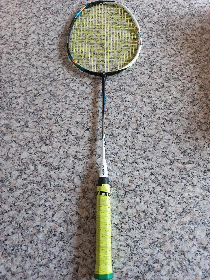 yonex astrox 2, Sport en Fitness, Badminton, Gebruikt, Racket(s), Ophalen