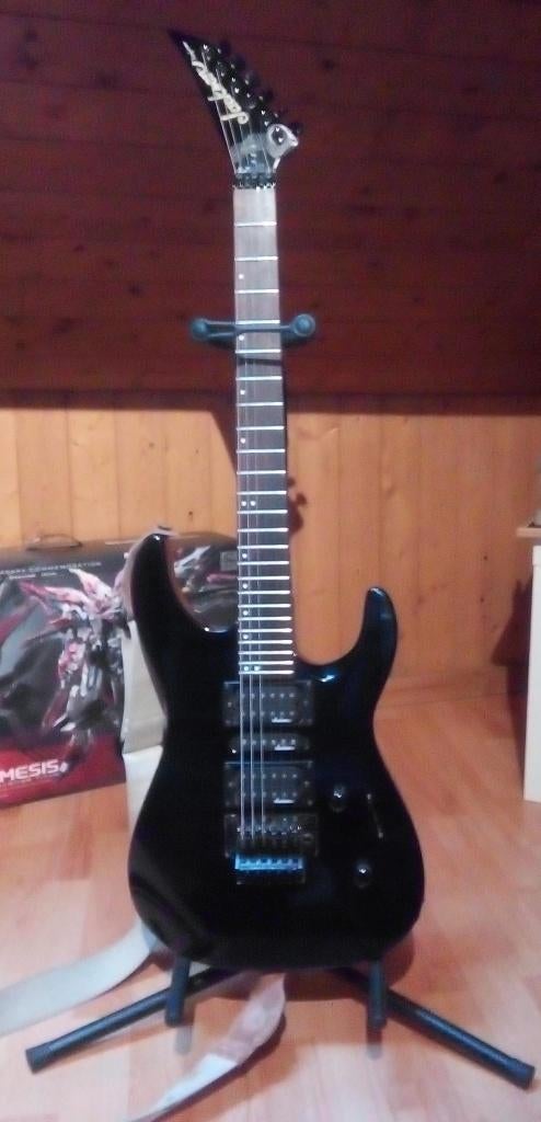 Guitare JACKSON PS4 Performer+ampli LINE6 SPIDER II 15 watts, Ophalen, Gebruikt, Gitaar, Minder dan 50 watt