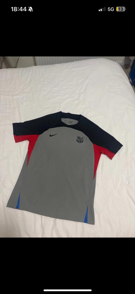 Nike Barcelona, Kleding | Heren, T-shirts, Ophalen, Zo goed als nieuw, Maat 52/54 (L)