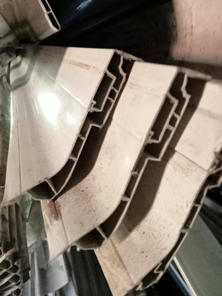 PVC plinten en lijsten, Doe-het-zelf en Bouw, Plinten en Afwerking, Nieuw, Plinten, Kunststof, 250 cm of meer, Ophalen