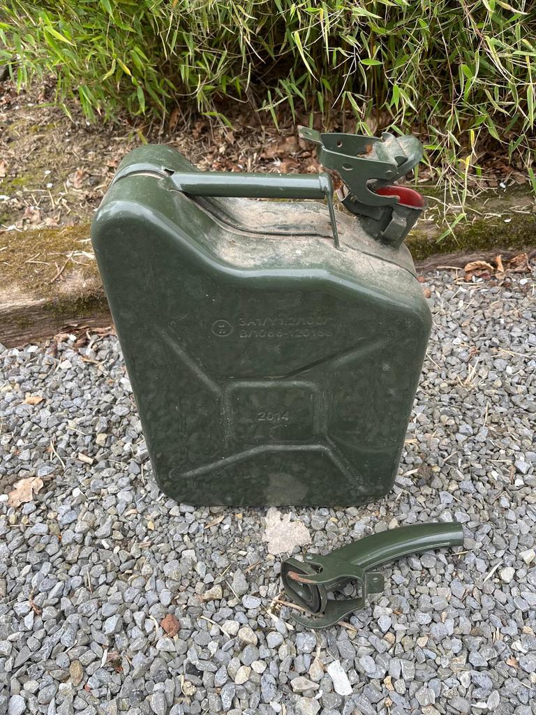 Jerrycan, metaal, 10 liter + schenktuit, Ophalen