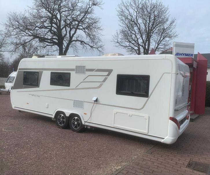 Eriba nova s 620 active tourer caravan 2018, Caravanes & Camping, Caravanes, Particulier, jusqu'à 6, 1500 - 2000 kg, Siège de train