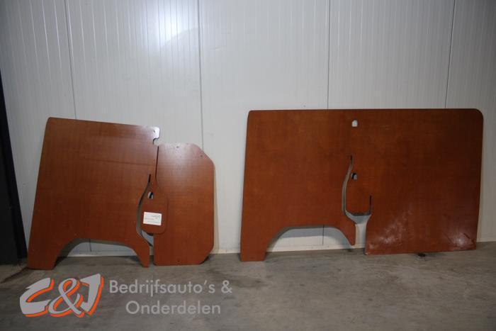 Laadbak bekleding van een Renault Trafic, Auto-onderdelen, Interieur en Bekleding, Renault, Gebruikt, 3 maanden garantie, Ophalen of Verzenden