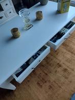 Witte salontafel, Ophalen