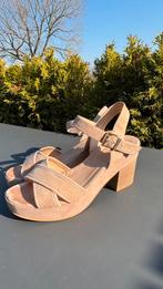 Sandales de défilé (40), Enlèvement, Porté