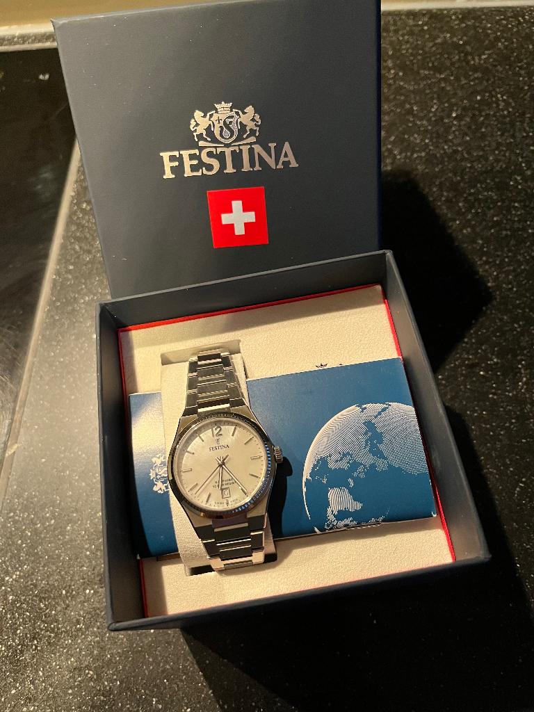 Horloge festina zilver nieuw in doos (vrouw), Staal, Polshorloge, Nieuw, Zilver