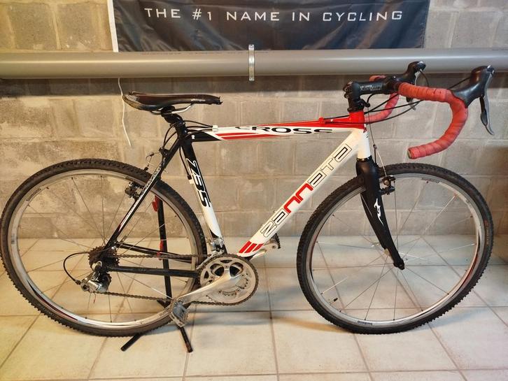 2 vélos à vendre ensemble - Specialized et Zannata, Vélos & Vélomoteurs, Vélos | Vélos de course, Utilisé, Hommes, Plus de 20 vitesses