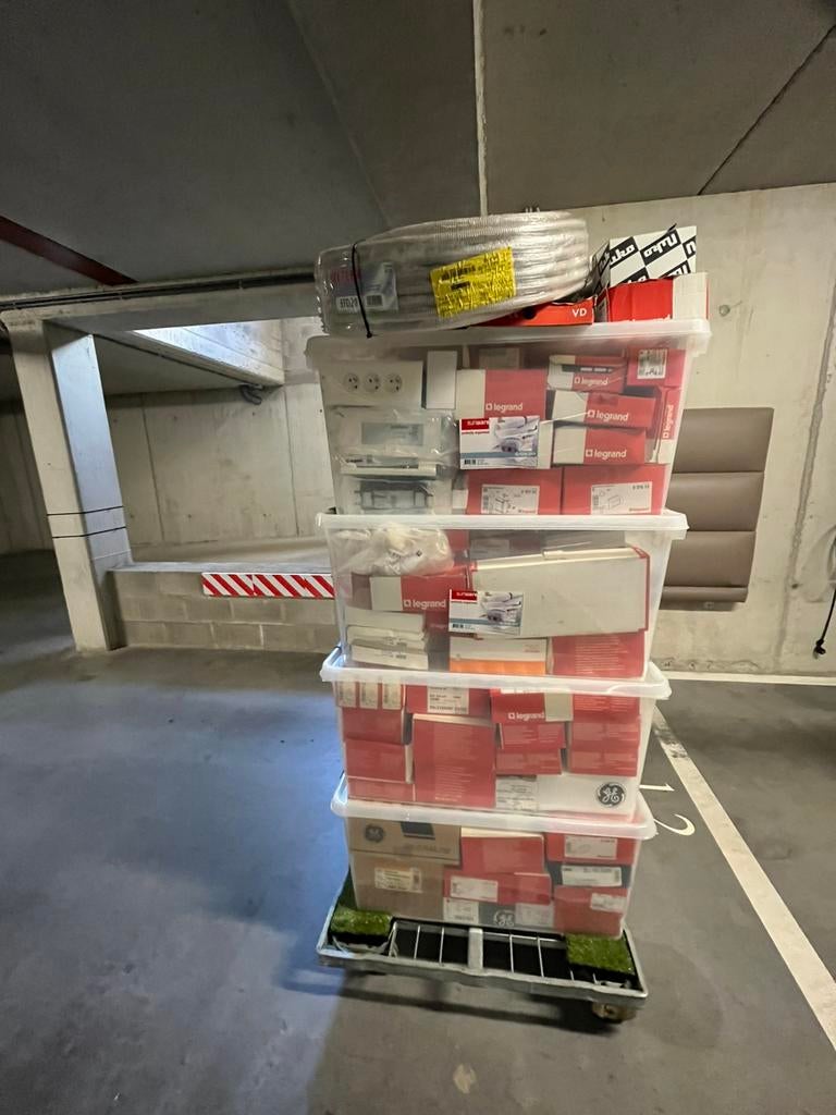 Overschot van electric materiaal Merk Legrand, Ophalen, Nieuw