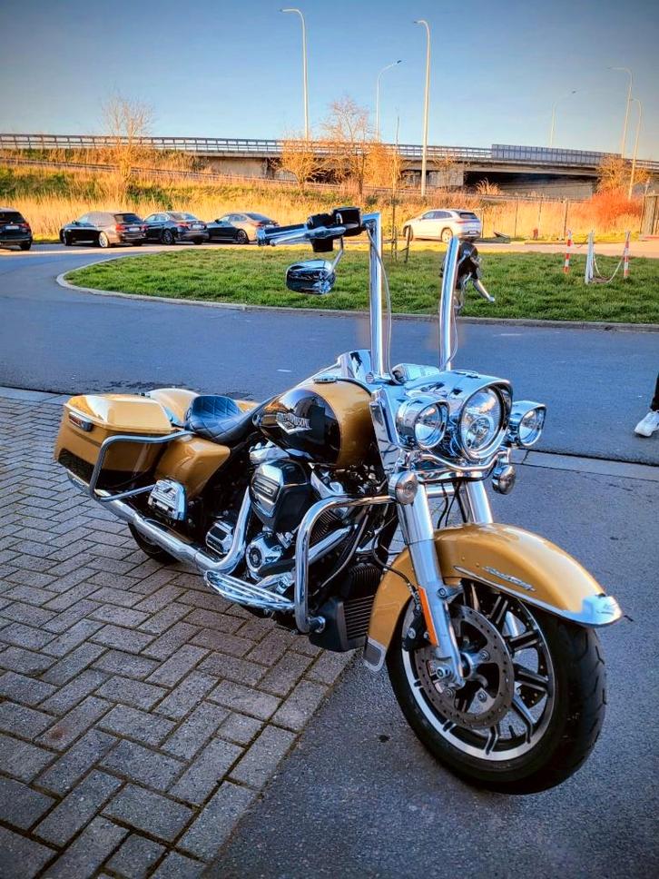 Road king, Motos, Motos | Harley-Davidson, Particulier, Tourisme, plus de 35 kW, 2 cylindres, ABS, Régulateur de vitesse, Échappement sport