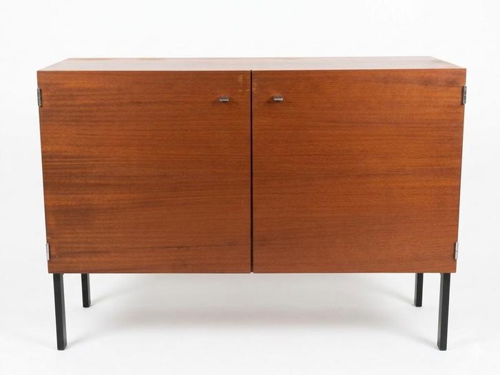 Cabinet Pierre Guariche pour Meurop 1960s, Maison & Meubles, Armoires | Dressoirs, Avec tablette(s), Teck, Métal, Enlèvement