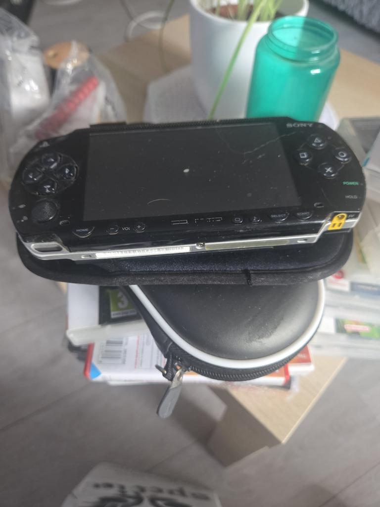 La PlayStation 1 et la 2, avec tout, doivent aller, Consoles de jeu & Jeux vidéo, Consoles de jeu | Sony PSP, Enlèvement, Utilisé