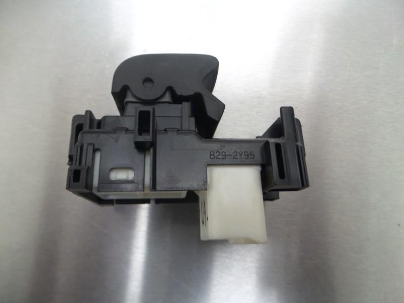 COMMUTATEUR VITRES ELECTRIQUES Toyota Urban Cruiser, Utilisé, Toyota