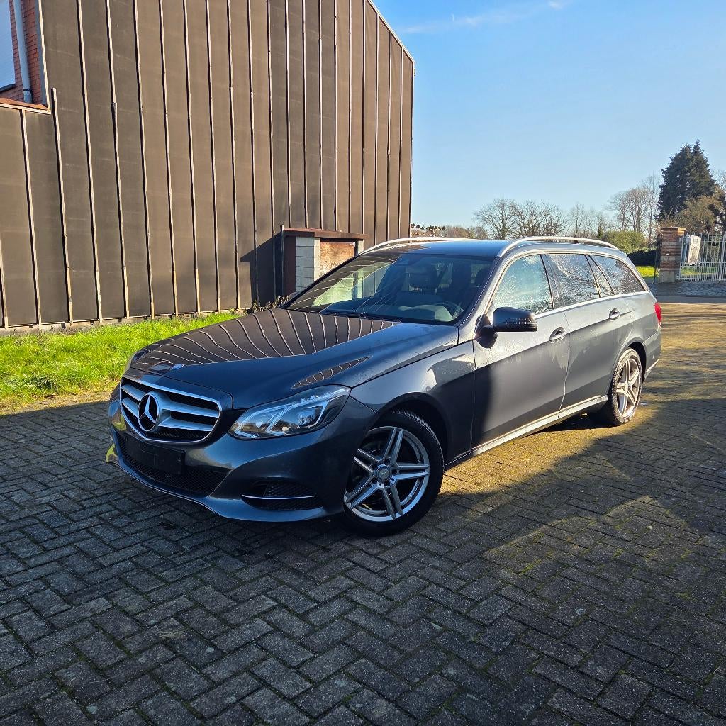 Mercedes Benz E200 van 2013, met 208.000kms, Euro 5, Zwart, Bedrijf, 5 deurs