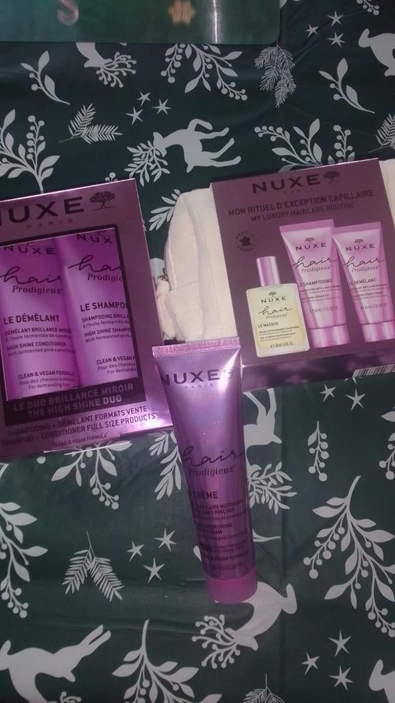 A vendre gamme  de champoings   soin   nuxe, Handtassen en Accessoires, Uiterlijk | Haarverzorging, Nieuw, Haarverzorger of -hersteller