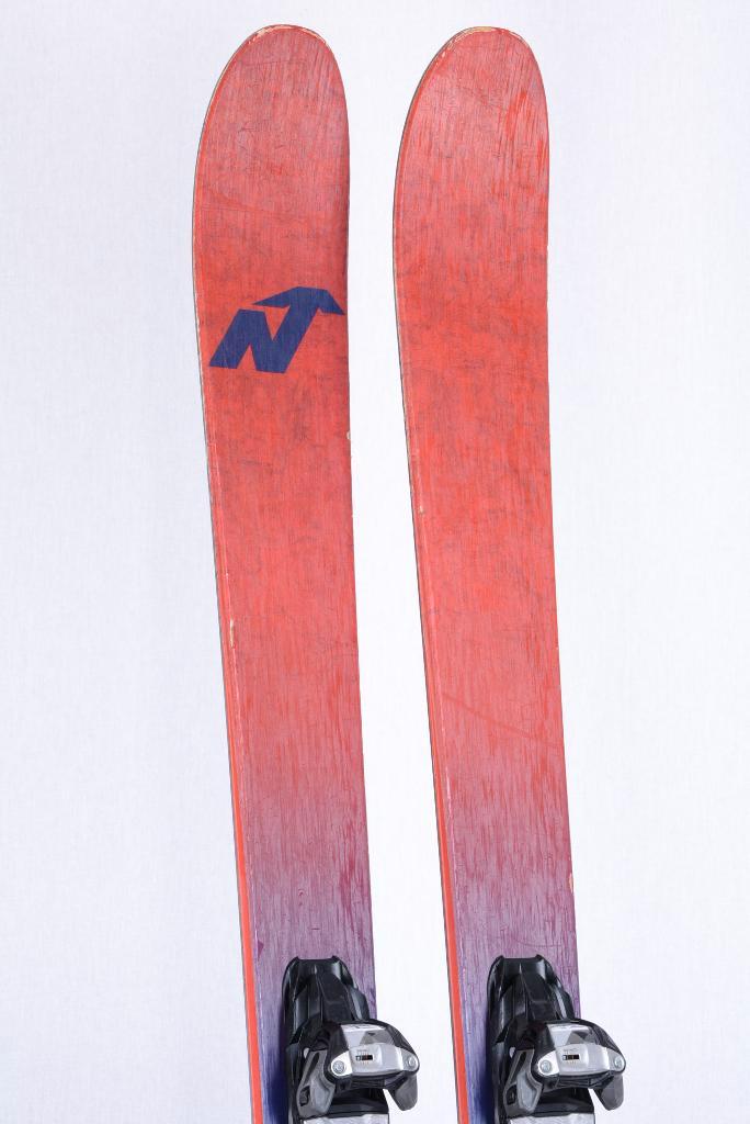 160 skis freeride NORDICA ENFORCER 97, partiellement à, Sports & Fitness, Ski & Ski de fond, Utilisé, Skis, Nordica, Carving, Enlèvement ou Envoi