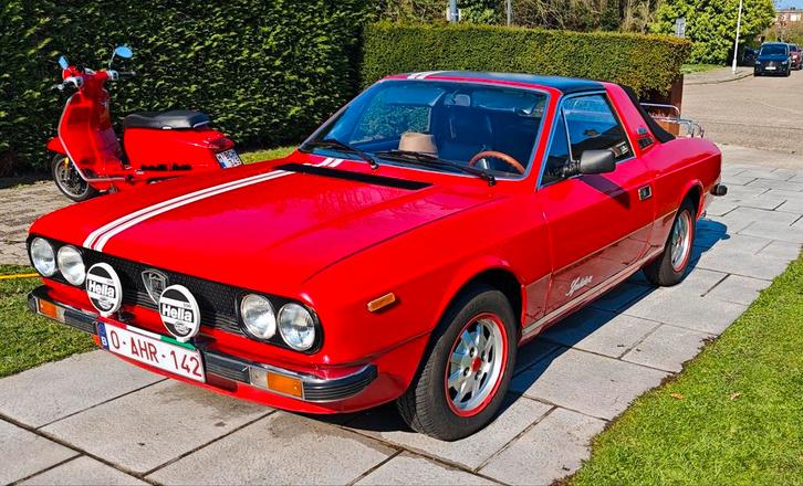 Lancia Beta Spider 2000cc, Autos, Oldtimers & Ancêtres, Particulier, Lancia, Essence, Cabriolet, 2 portes, Boîte manuelle, Rouge