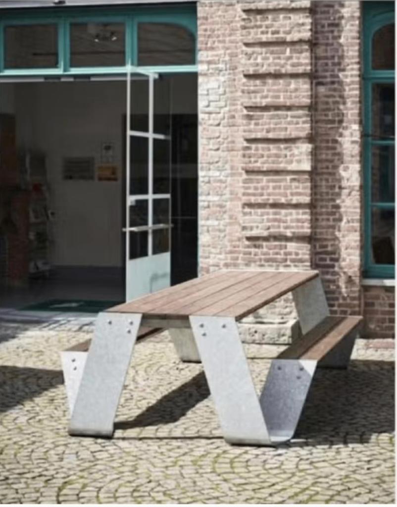 Extremis Hopper Picknicktafel (298 cm), Tuin en Terras, Ophalen, Gebruikt