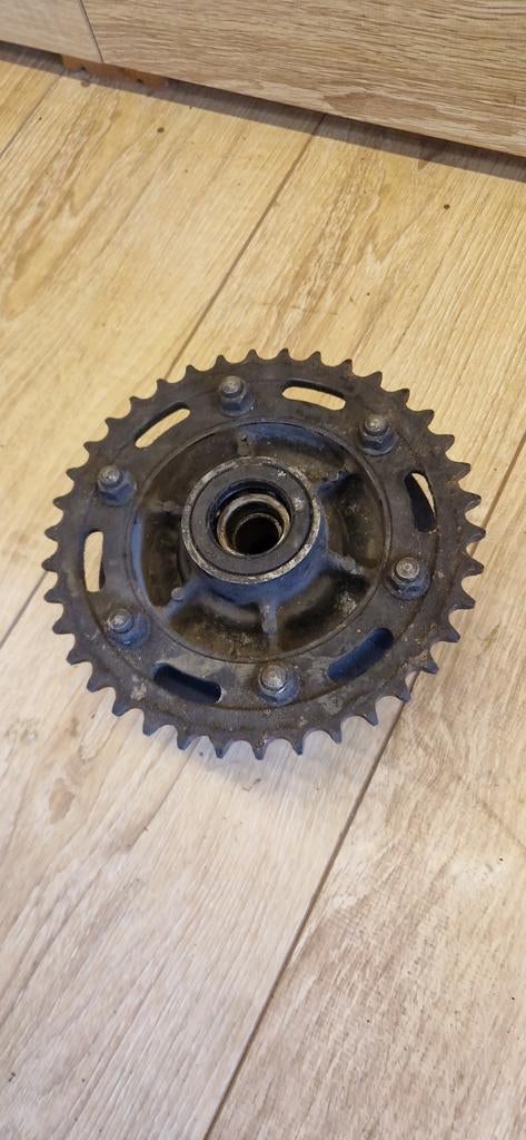 Porte couronne roue arrière Kawasaki Zr7 750 2001, Motos, Envoi