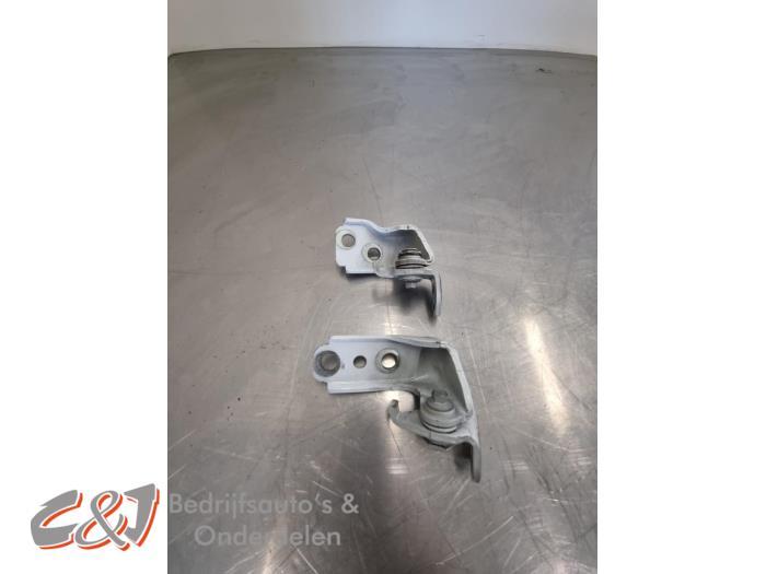 Charnière porte avant droite d'un Ford Transit Courier, -, 3 mois de garantie, -, -