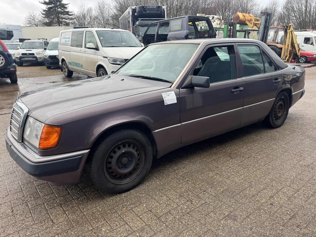 Mercedes-Benz 200-serie *250D-BELGIAN ORIGINE* (bj 1993), Auto's, Oldtimers, Bedrijf, Te koop, Mercedes-Benz, Diesel, Berline