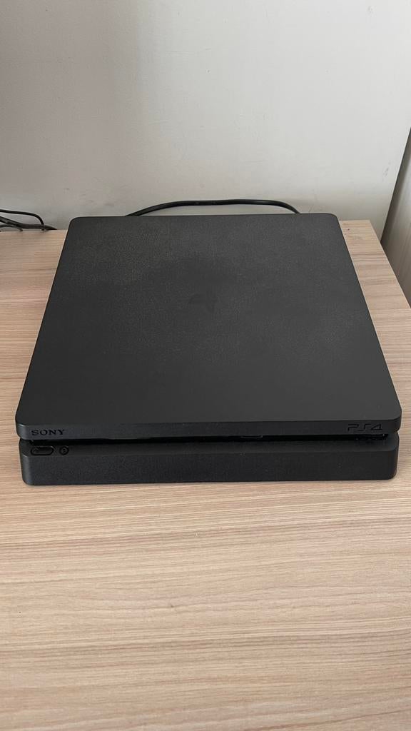 PS4 Slim - Très propre - Téléviseur Samsung - 2 manettes, Consoles de jeu & Jeux vidéo, Consoles de jeu | Sony PlayStation 4, Comme neuf