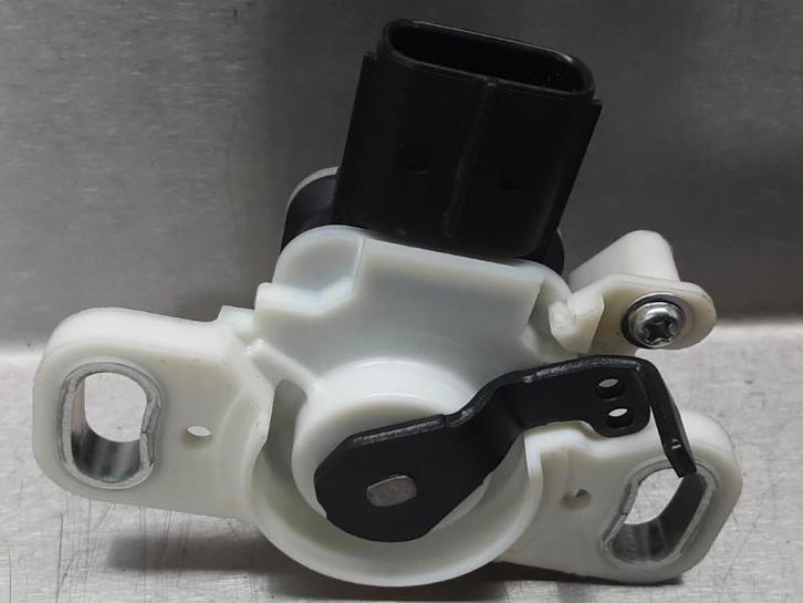 PEDALE DE FREIN ABS Toyota Yaris III (P13) (|8951033030|), Autos : Pièces & Accessoires, Habitacle & Garnissage, Toyota, Utilisé