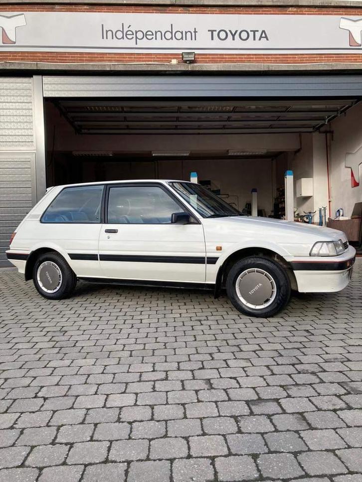 Toyota corolla série calypso 3 portes, Autos, Toyota, Entreprise, Corolla, Essence, 3 portes, Boîte manuelle, Blanc, Traction avant