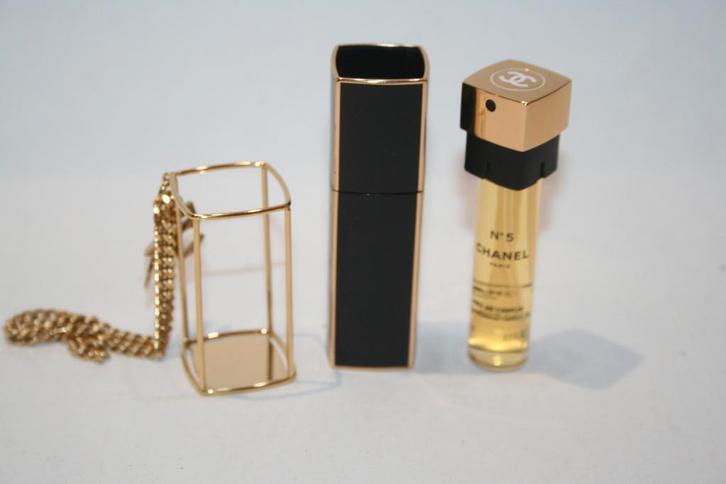 Chanel N 5 luxe handtasspray 7 ml EdP +  Chanel etui nieuw, Handtassen en Accessoires, Uiterlijk | Parfum, Nieuw, Ophalen of Verzenden