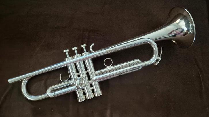 Schilke X3, Muziek en Instrumenten, Blaasinstrumenten | Trompetten, Gebruikt, Trompet in si bemol, Met koffer, Ophalen