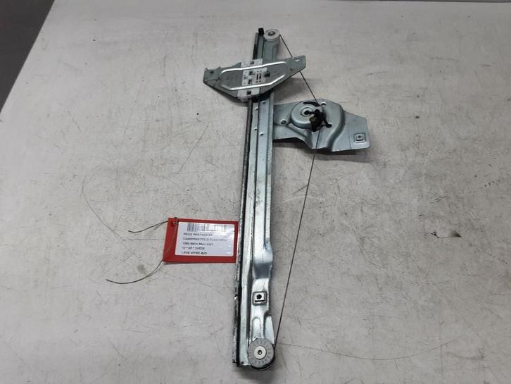 VITRE MECANISME AVANT DROIT Peugeot (9680557880), Autos : Pièces & Accessoires, Vitres & Accessoires, Peugeot, Utilisé