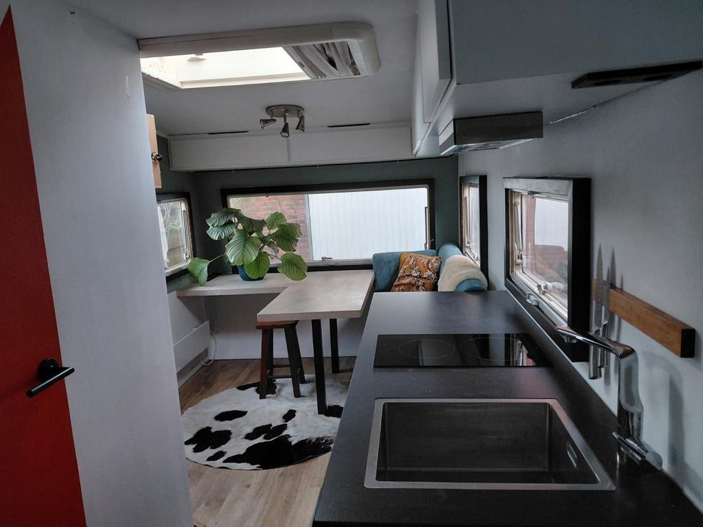 Gerenoveerde tabbert caravan, Ophalen