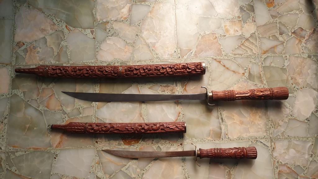 2 Indonesische zwaarden 93 en 66cm, Ophalen of Verzenden