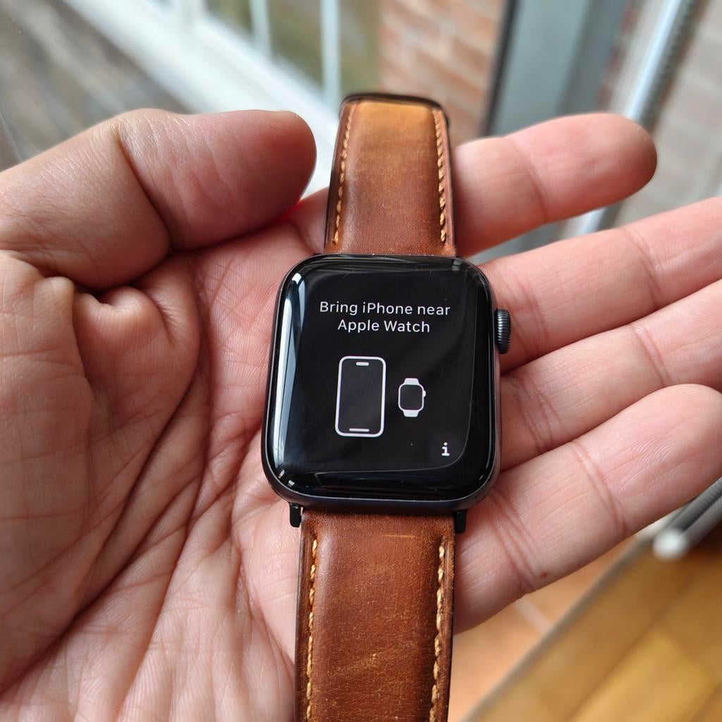 Apple Watch SE 44mm Alu space gray, Enlèvement ou Envoi, État