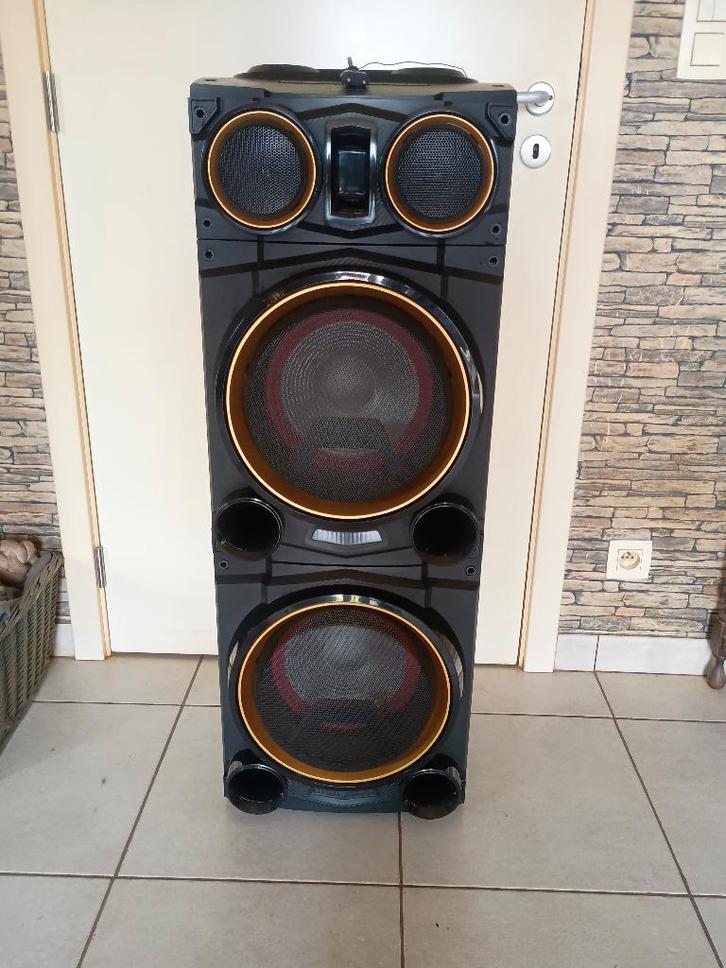 Muse 800 watt ( zoals nieuw ), Audio, Tv en Foto, Luidsprekerboxen, Zo goed als nieuw, Overige typen, 120 watt of meer, Overige merken