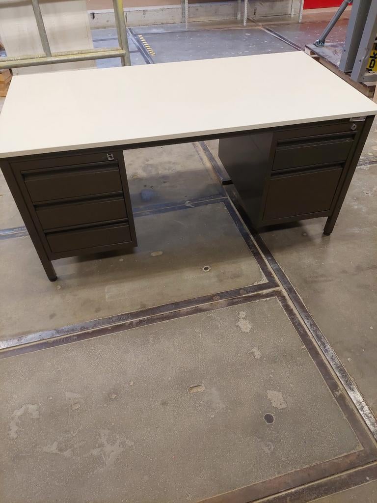 Bureau en très bonne état, Maison & Meubles, Bureaux, Enlèvement